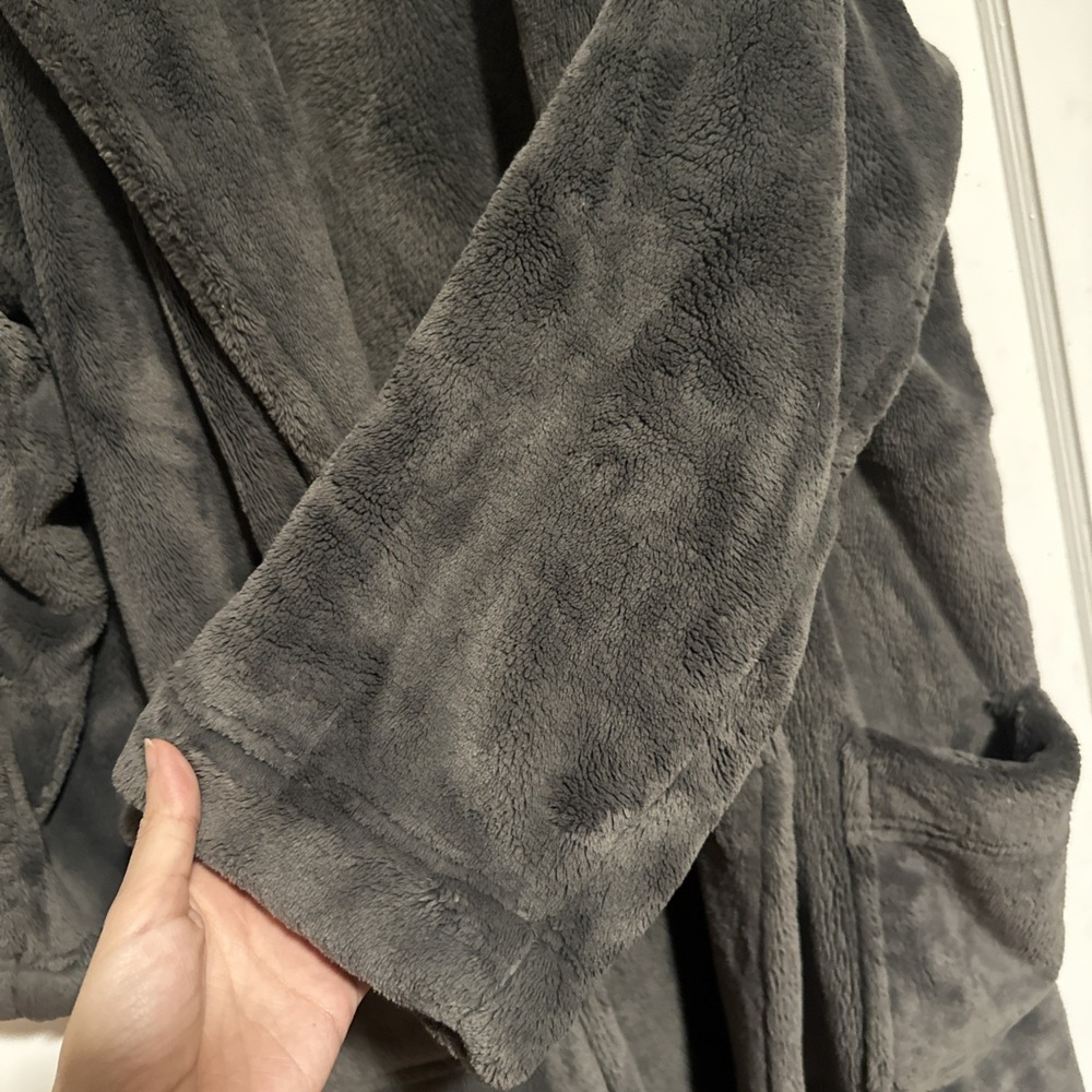 Pottery Barn Dark Gray Super Plush Soft Belted Bathrobe Size small- no tie - Picture 6 of 7